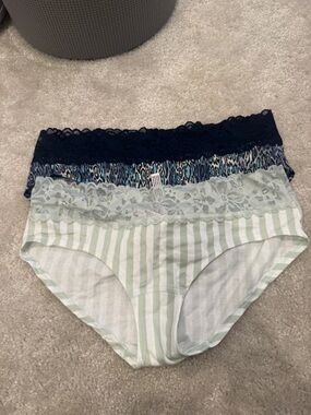 Set of 2 Lace-Trim Bikini Briefs in Navy, Teal Print, and Mint Stripe
